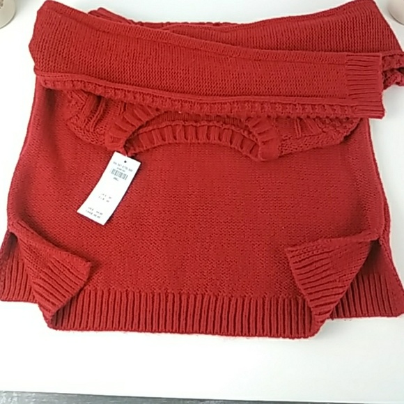 Hollister Red Sweater Sz Small.   A5 - Picture 3 of 3